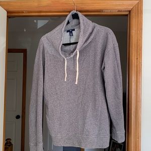 Like new condition! Size M- Gap, cowel neck sweater